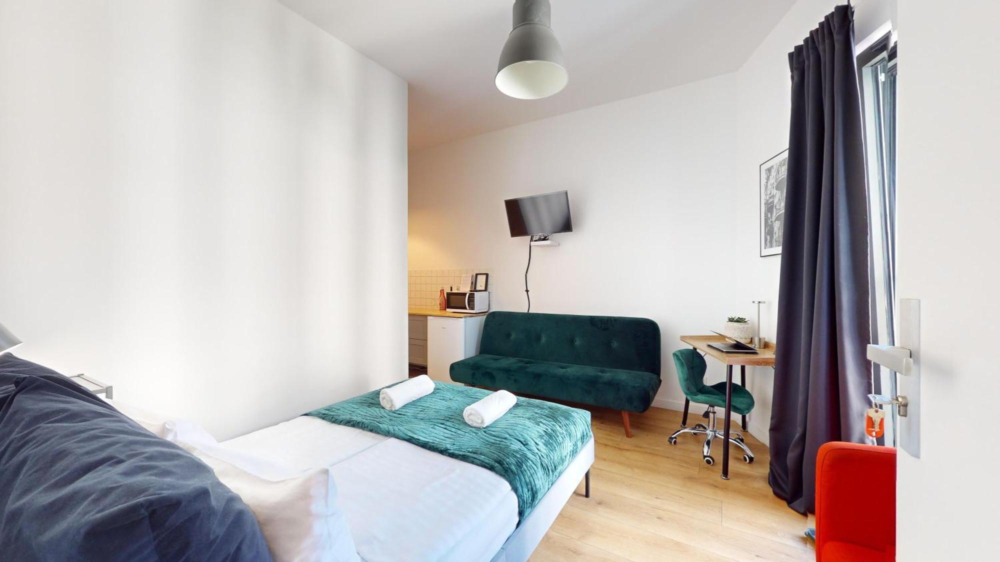 Family House Near The Market Square -Perfect For Family & Business Stays - Ksiecia Witolda Street 500 Steps To Market Square - 2 Bedrooms,2 Parking Places 弗罗茨瓦夫 外观 照片